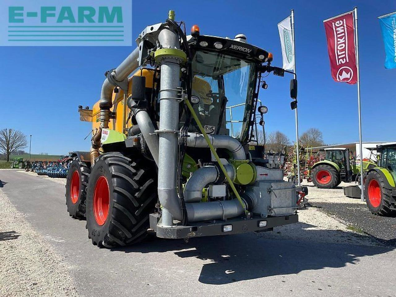 CLAAS xerion 4000 saddle trac zunhammer 16m³ SADDLE TRAC - Traktorius: foto 1 CLAAS xerion 4000 saddle trac zunhammer 16m³ SADDLE TRAC - Traktorius: foto 1