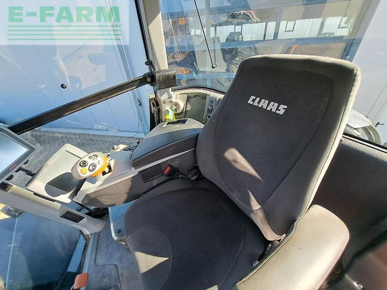 CLAAS xerion 4000 trac vc TRAC VC - Traktorius: foto 4 CLAAS xerion 4000 trac vc TRAC VC - Traktorius: foto 4