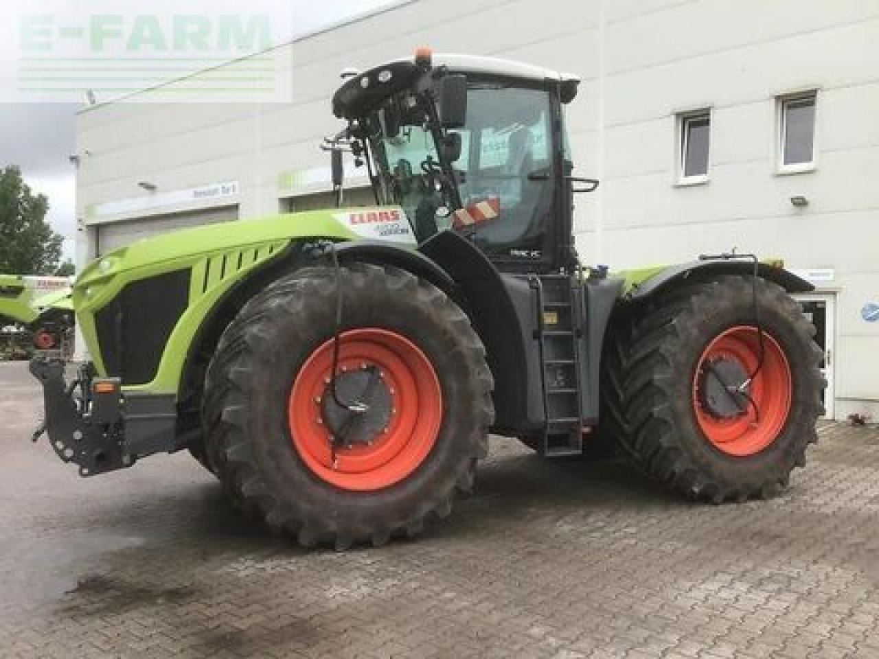 CLAAS xerion 4200 trac vc TRAC VC - Traktorius: foto 1 CLAAS xerion 4200 trac vc TRAC VC - Traktorius: foto 1