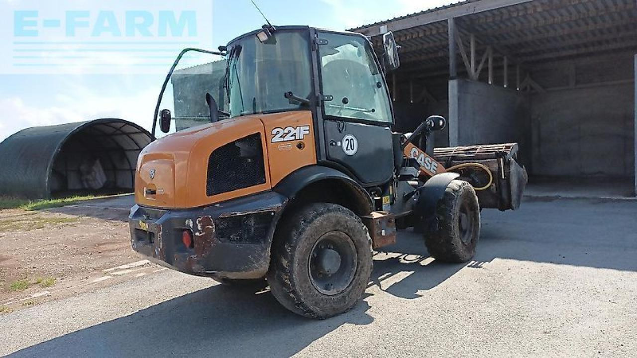 Case-IH 221 f - Mini ekskavatorius: foto 1 Case-IH 221 f - Mini ekskavatorius: foto 1