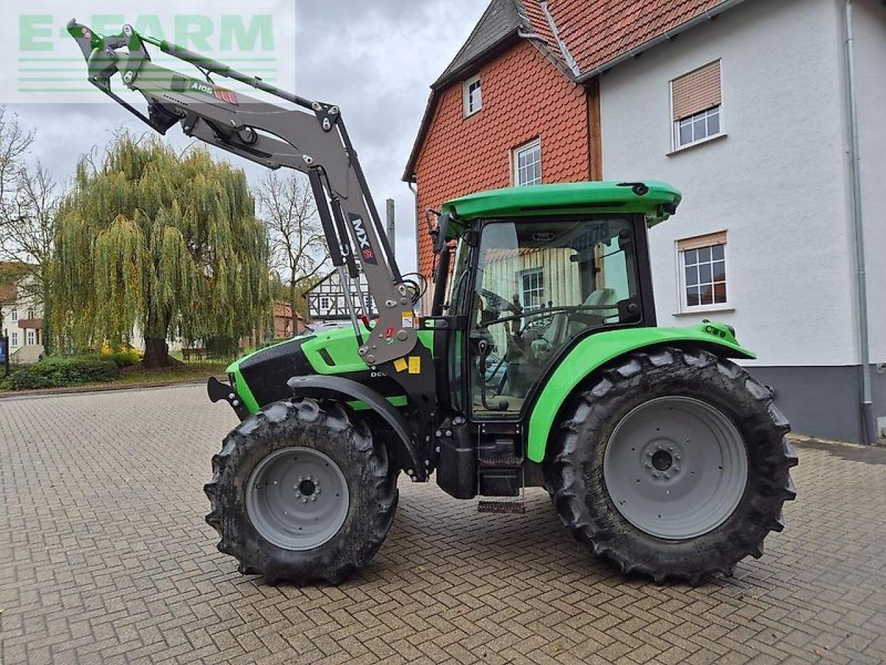 Deutz-Fahr 5105.4 g mit frontlader - Traktorius: foto 4 Deutz-Fahr 5105.4 g mit frontlader - Traktorius: foto 4