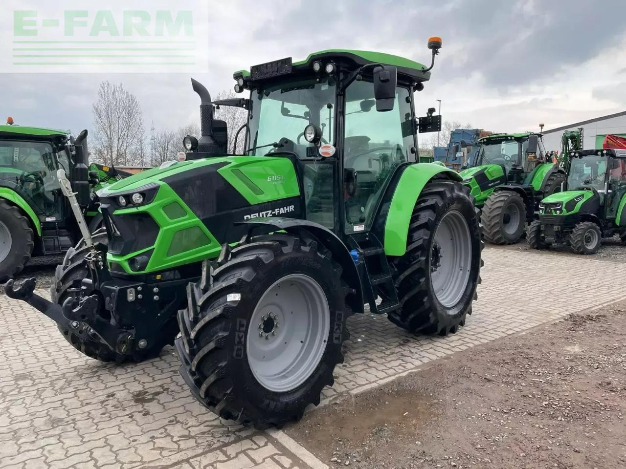 Deutz-Fahr 6115c rv-shift - Traktorius: foto 1 Deutz-Fahr 6115c rv-shift - Traktorius: foto 1