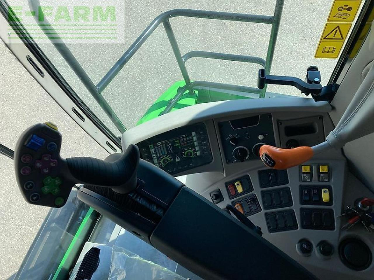 Derliaus nuėmimo kombainas Deutz-Fahr c 6305 ts t5 mit schneidwerk: foto 6 Derliaus nuėmimo kombainas Deutz-Fahr c 6305 ts t5 mit schneidwerk: foto 6