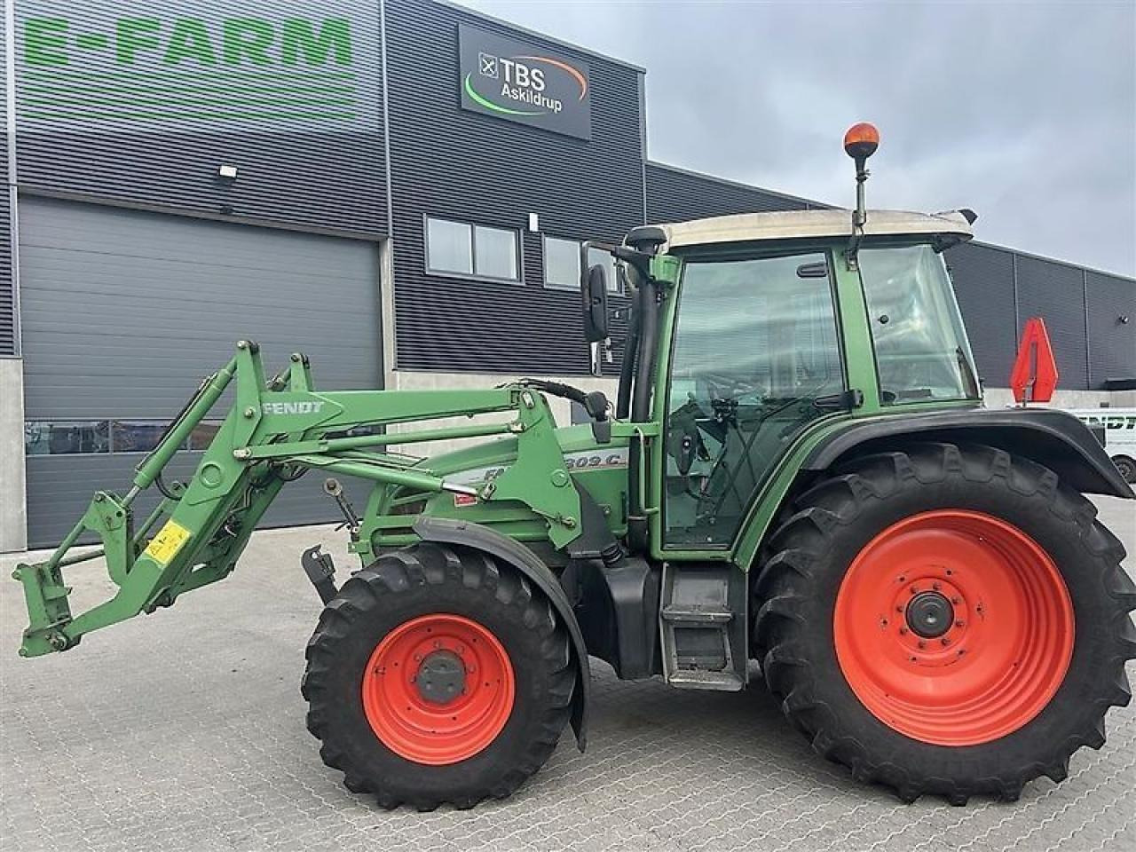 Fendt 309 c med fendt læsser - Traktorius: foto 1 Fendt 309 c med fendt læsser - Traktorius: foto 1