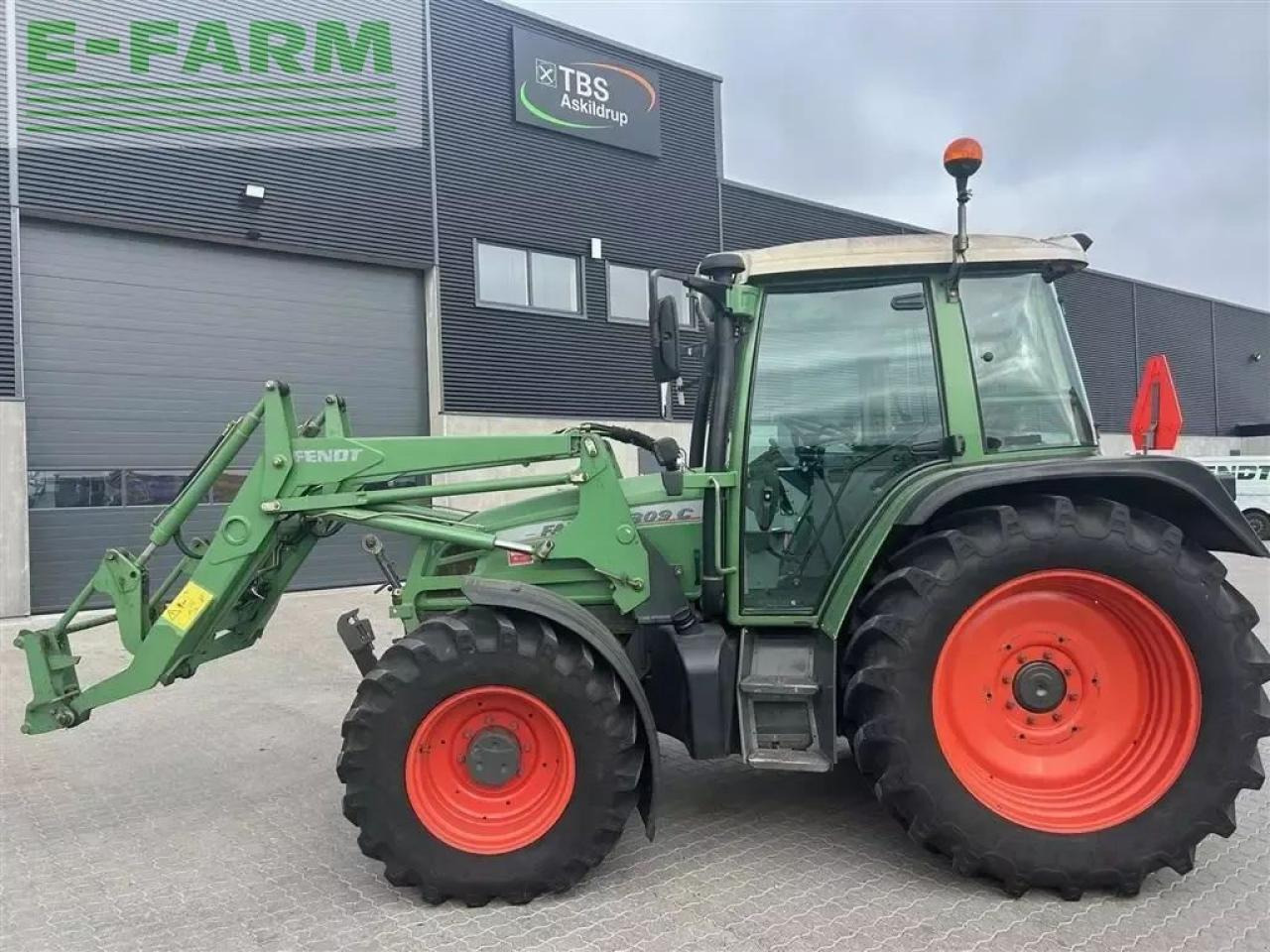 Fendt 309 c med fendt læsser - Traktorius: foto 1 Fendt 309 c med fendt læsser - Traktorius: foto 1