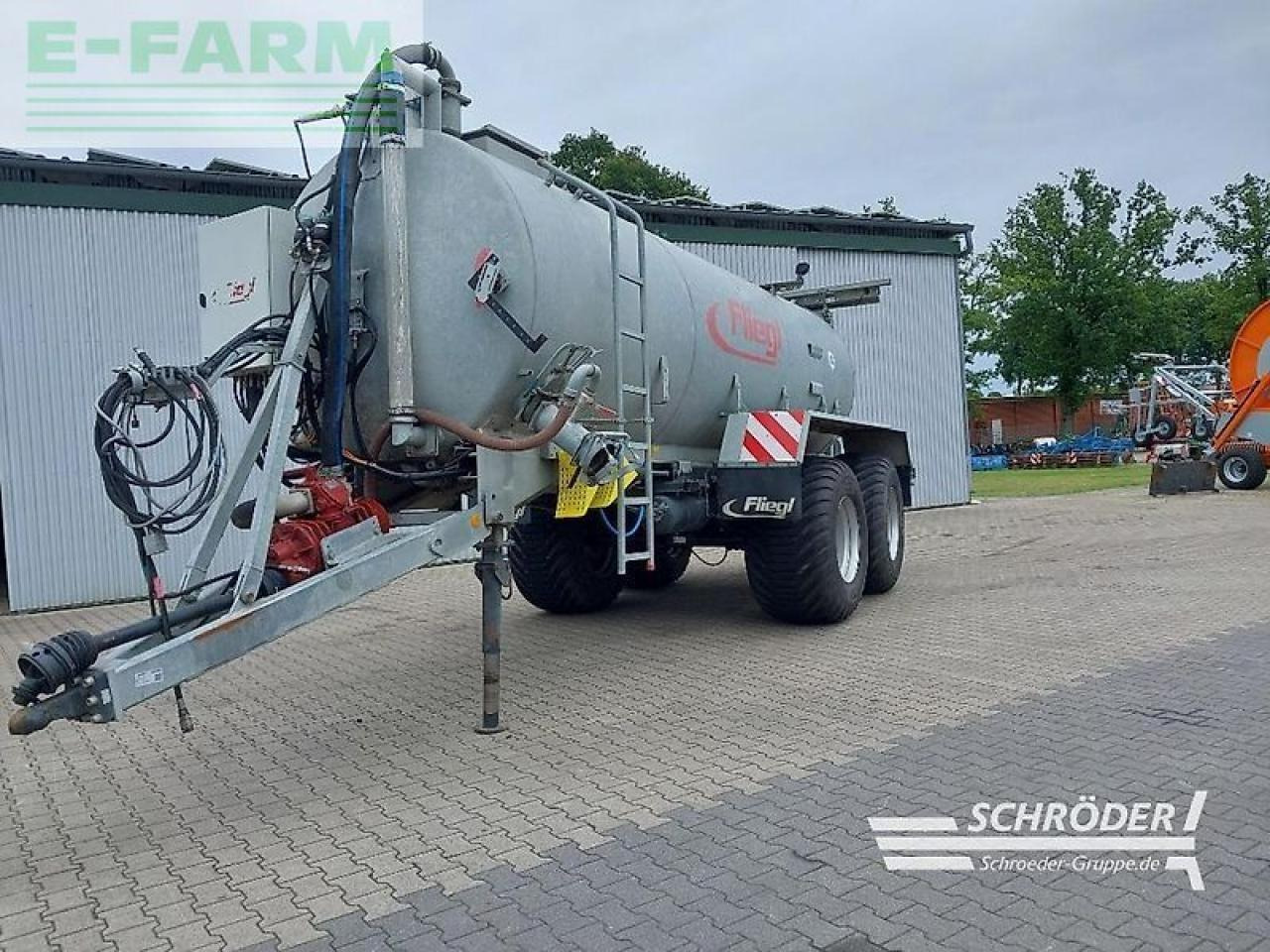 Fliegl 16000 l - Tręšimo technika: foto 1 Fliegl 16000 l - Tręšimo technika: foto 1
