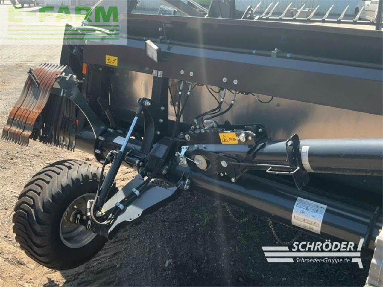 Geringhoff 10,65m bandschneidwerk truflex 35 +wagen - Įranga už pašarų kombainai: foto 5 Geringhoff 10,65m bandschneidwerk truflex 35 +wagen - Įranga už pašarų kombainai: foto 5