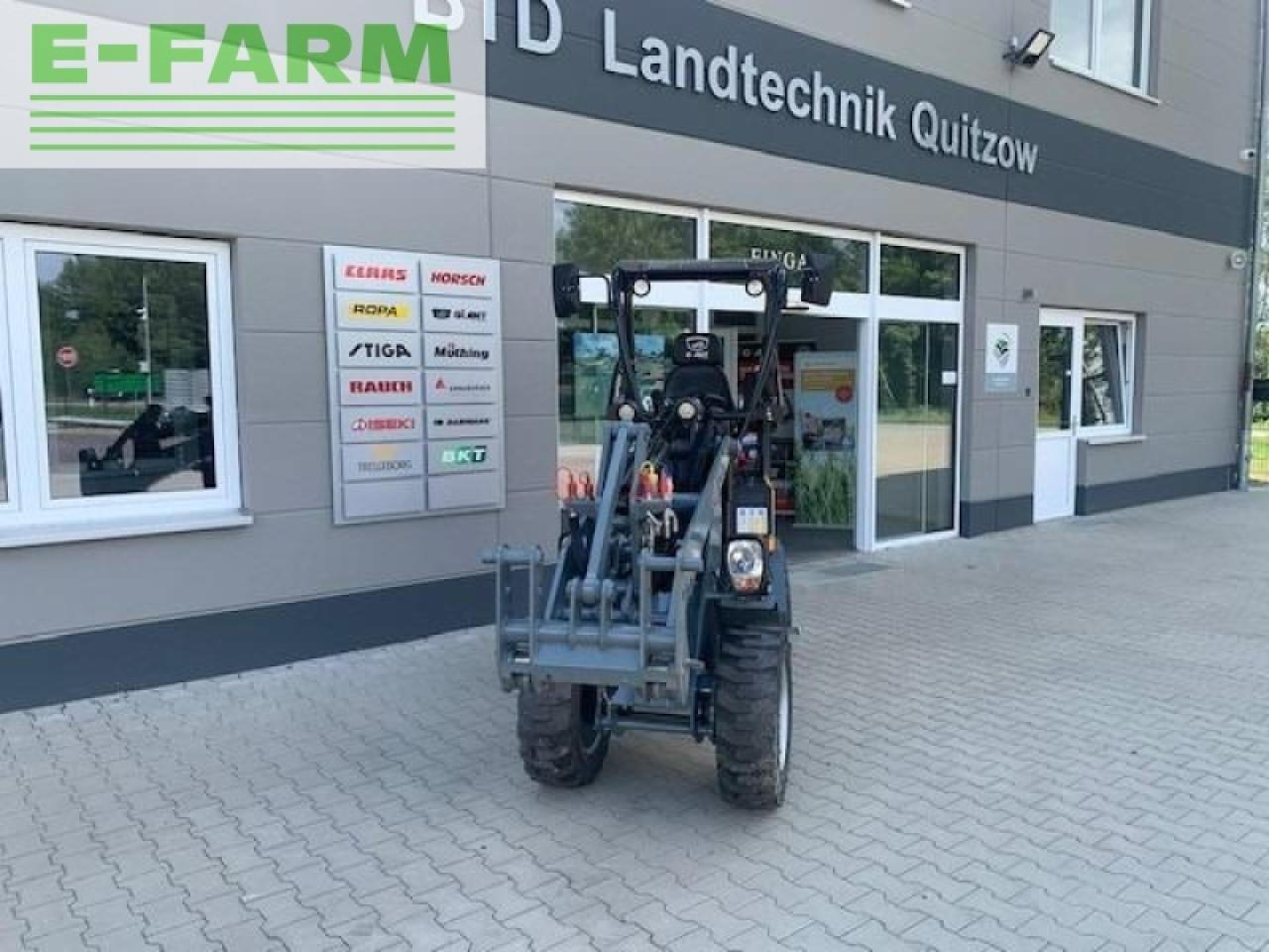 Giant g1500 - Šarnyrinis krautuvas: foto 1 Giant g1500 - Šarnyrinis krautuvas: foto 1