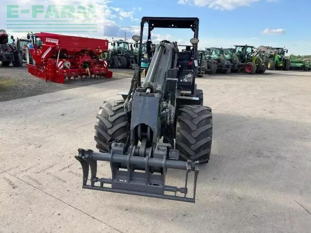 Giant g3500 - Ratinis krautuvas: foto 3 Giant g3500 - Ratinis krautuvas: foto 3