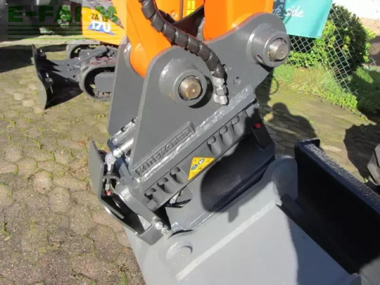 Hitachi zx 33 u-6 - Mini ekskavatorius: foto 2 Hitachi zx 33 u-6 - Mini ekskavatorius: foto 2