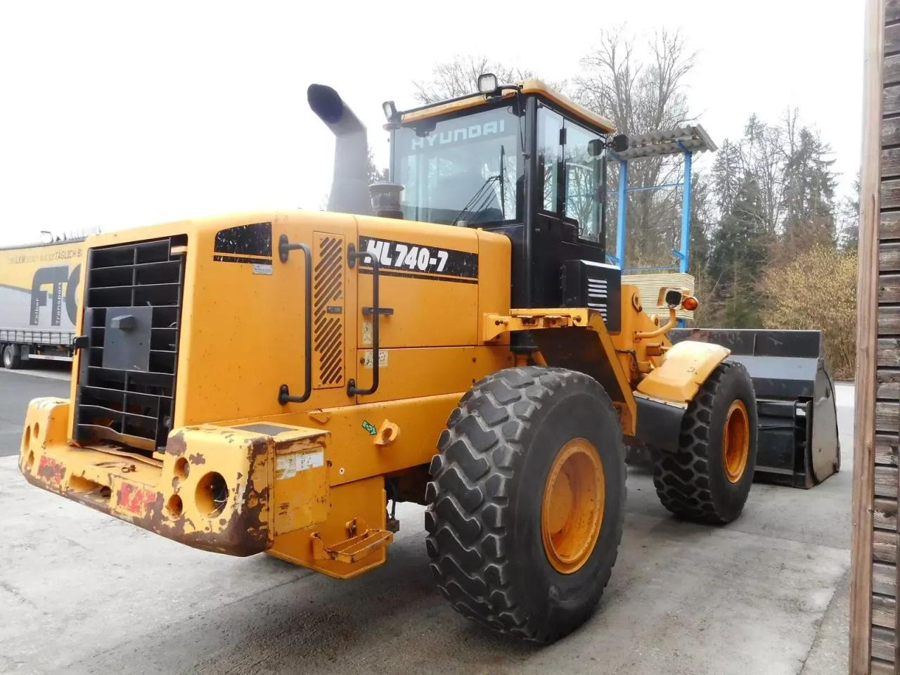 Hyundai hl740-7 mit hochkippschaufel u. volvo sw - Mini ekskavatorius: foto 4 Hyundai hl740-7 mit hochkippschaufel u. volvo sw - Mini ekskavatorius: foto 4