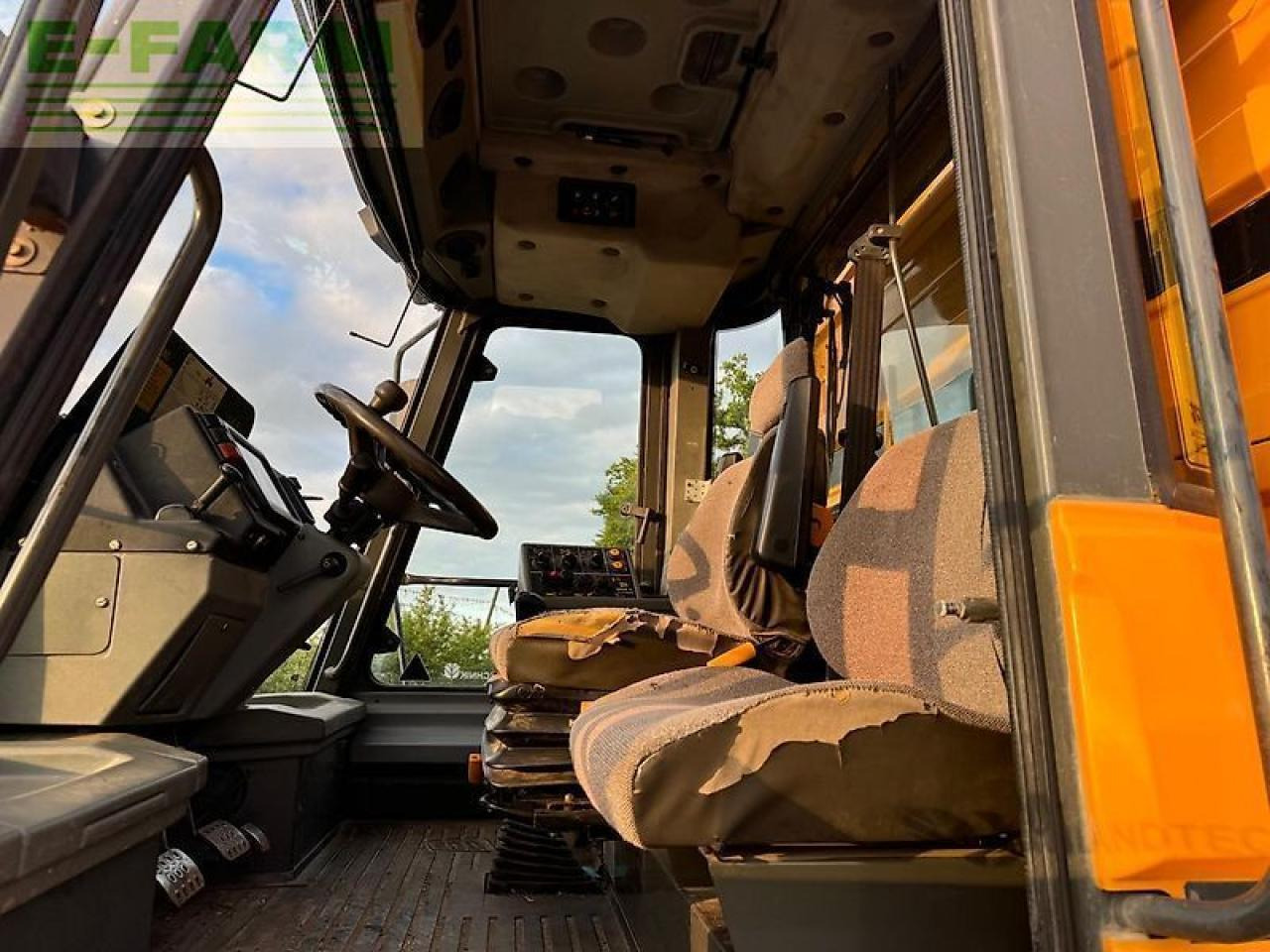 JCB fastrac 185 / 65 - Traktorius: foto 3 JCB fastrac 185 / 65 - Traktorius: foto 3