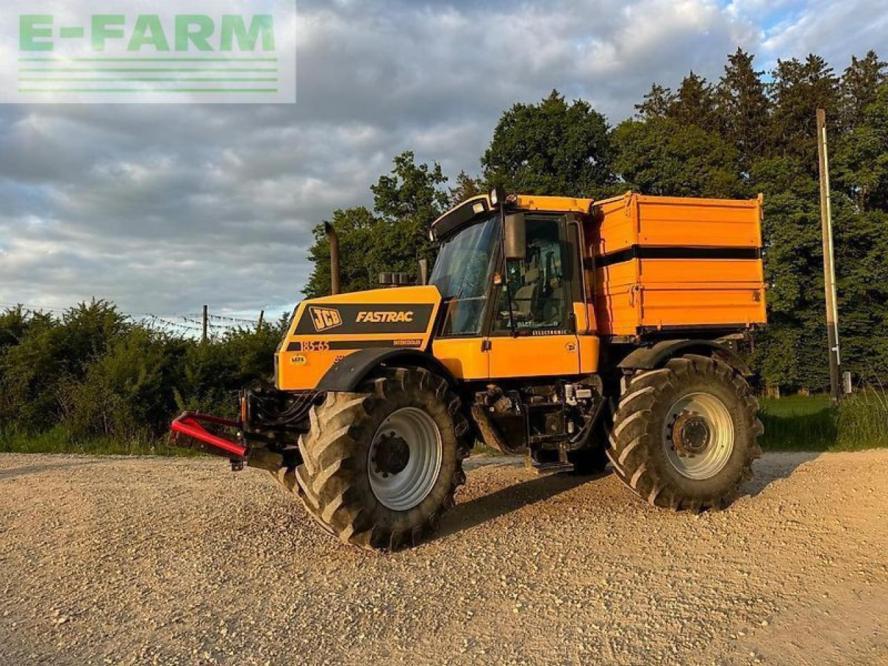 JCB fastrac 185 / 65 - Traktorius: foto 1 JCB fastrac 185 / 65 - Traktorius: foto 1