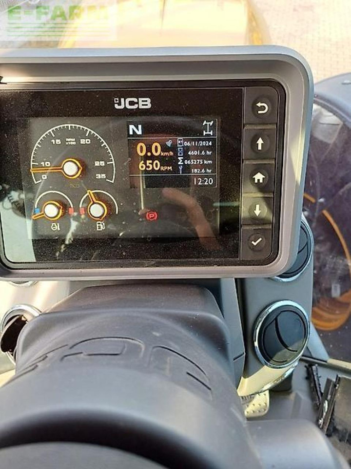 JCB fastrac 4220 - Traktorius: foto 5 JCB fastrac 4220 - Traktorius: foto 5