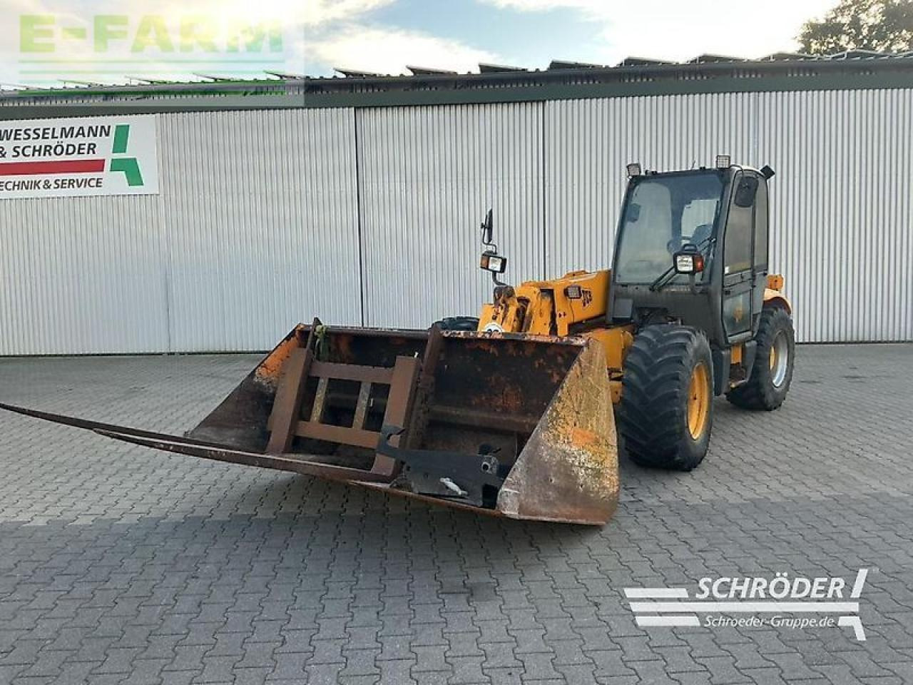 JCB slp 530-70 + palettengabel & schaufel - Teleskopinis krautuvas: foto 1 JCB slp 530-70 + palettengabel & schaufel - Teleskopinis krautuvas: foto 1