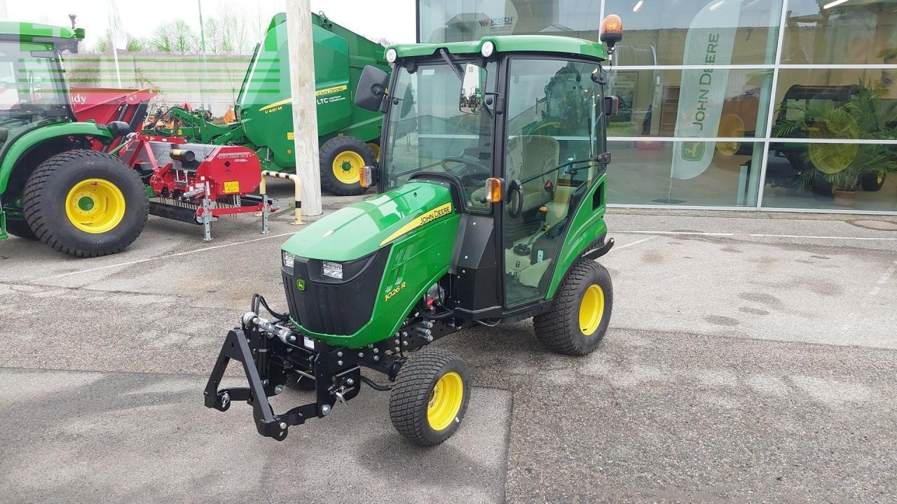 John Deere 1026R - Traktorius: foto 1 John Deere 1026R - Traktorius: foto 1