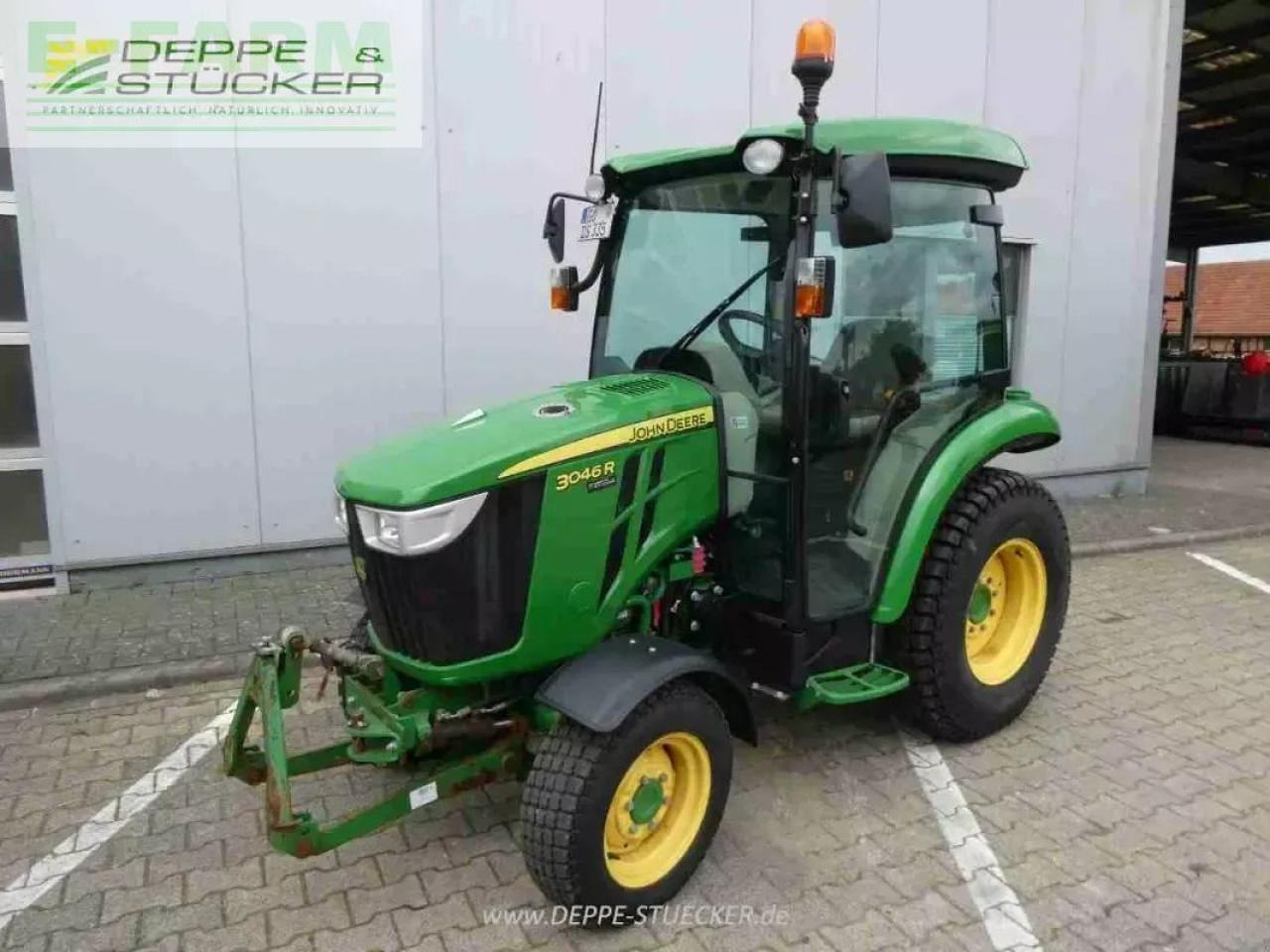 John Deere 3046r - Traktorius: foto 1 John Deere 3046r - Traktorius: foto 1