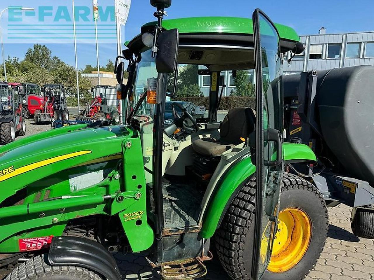 John Deere 3720 - Traktorius: foto 5 John Deere 3720 - Traktorius: foto 5
