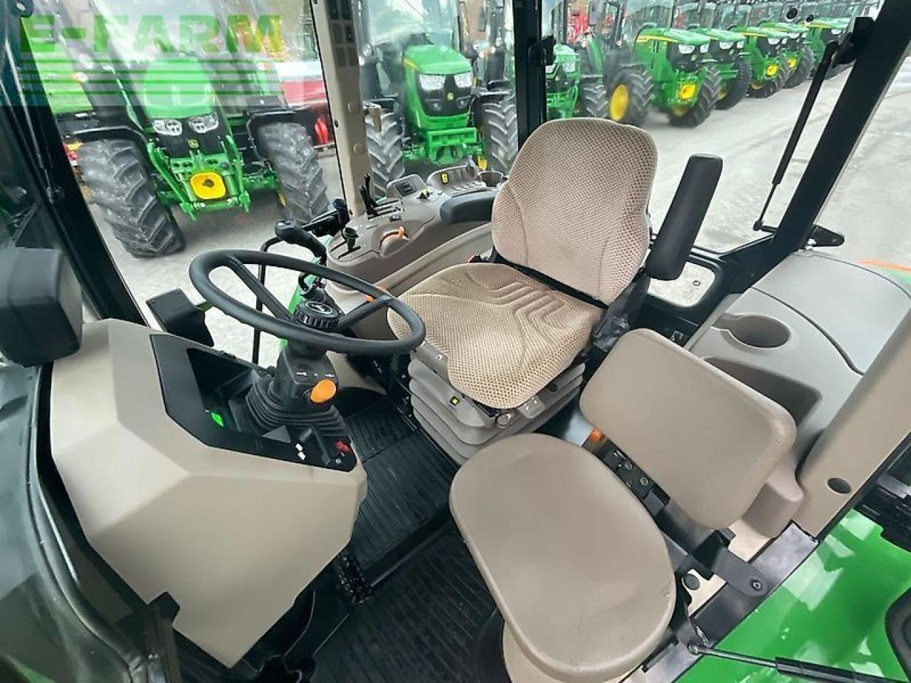 John Deere 5075 e - Traktorius: foto 4 John Deere 5075 e - Traktorius: foto 4