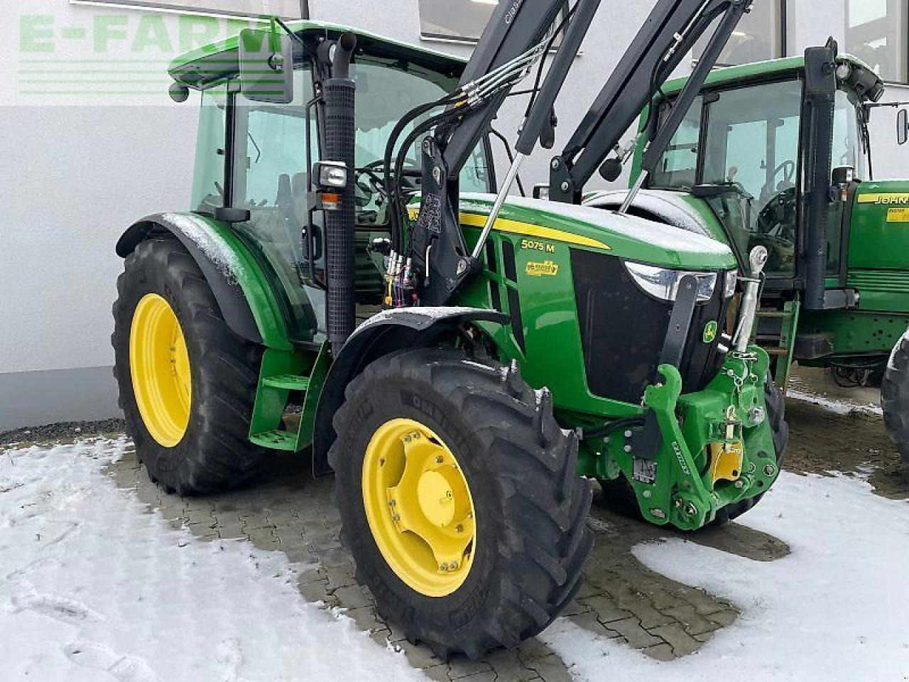 John Deere 5075 m - Traktorius: foto 2 John Deere 5075 m - Traktorius: foto 2