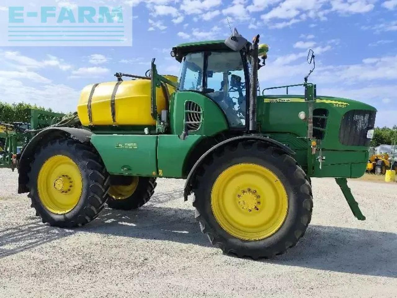 John Deere 5430i - Prikabinamas purkštuvas: foto 3 John Deere 5430i - Prikabinamas purkštuvas: foto 3