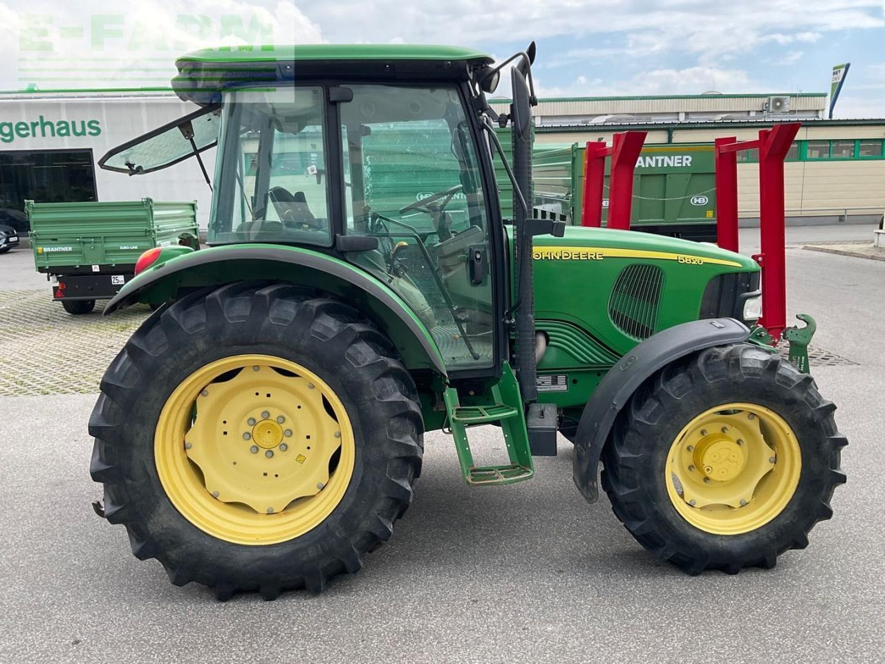 John Deere 5820 - Traktorius: foto 5 John Deere 5820 - Traktorius: foto 5