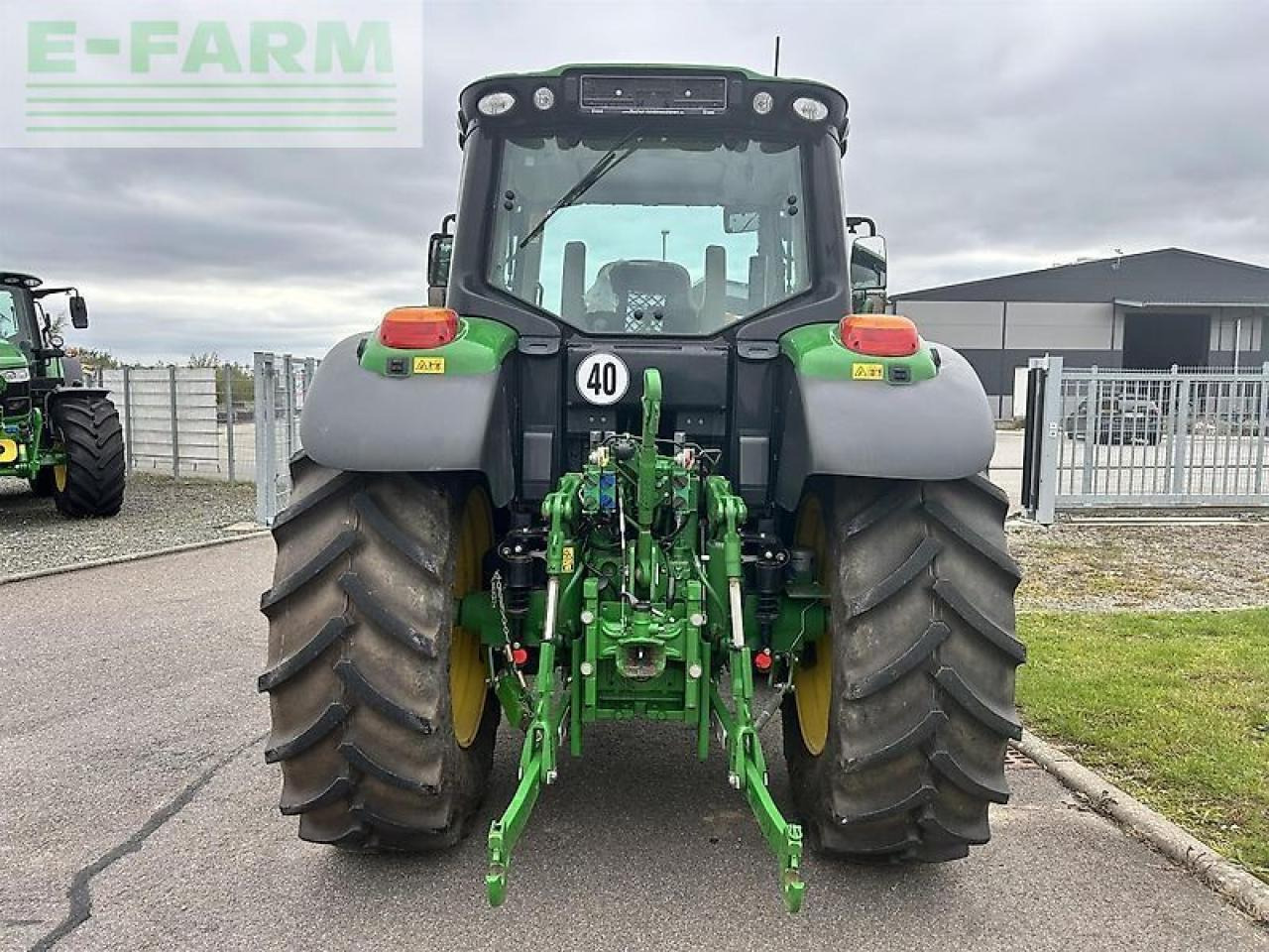 John Deere 6090m - Traktorius: foto 5 John Deere 6090m - Traktorius: foto 5