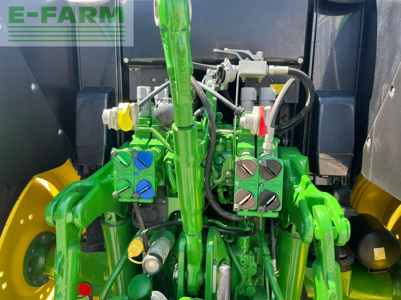Traktorius John Deere 6110M: foto 23