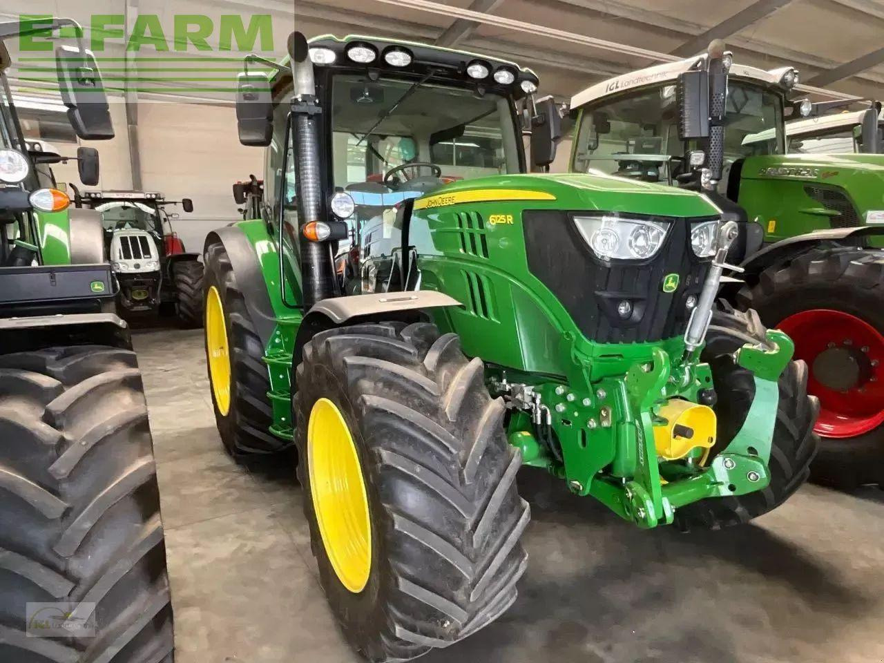 John Deere 6125 r - Traktorius: foto 1 John Deere 6125 r - Traktorius: foto 1