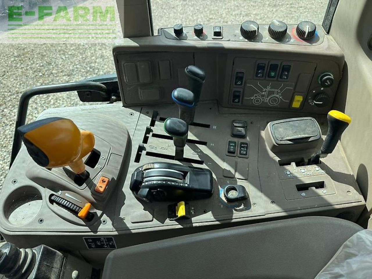 Traktorius John Deere 6155m: foto 11