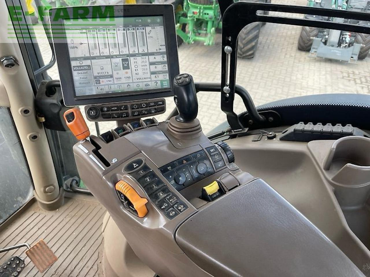 Traktorius John Deere 6175 r: foto 15