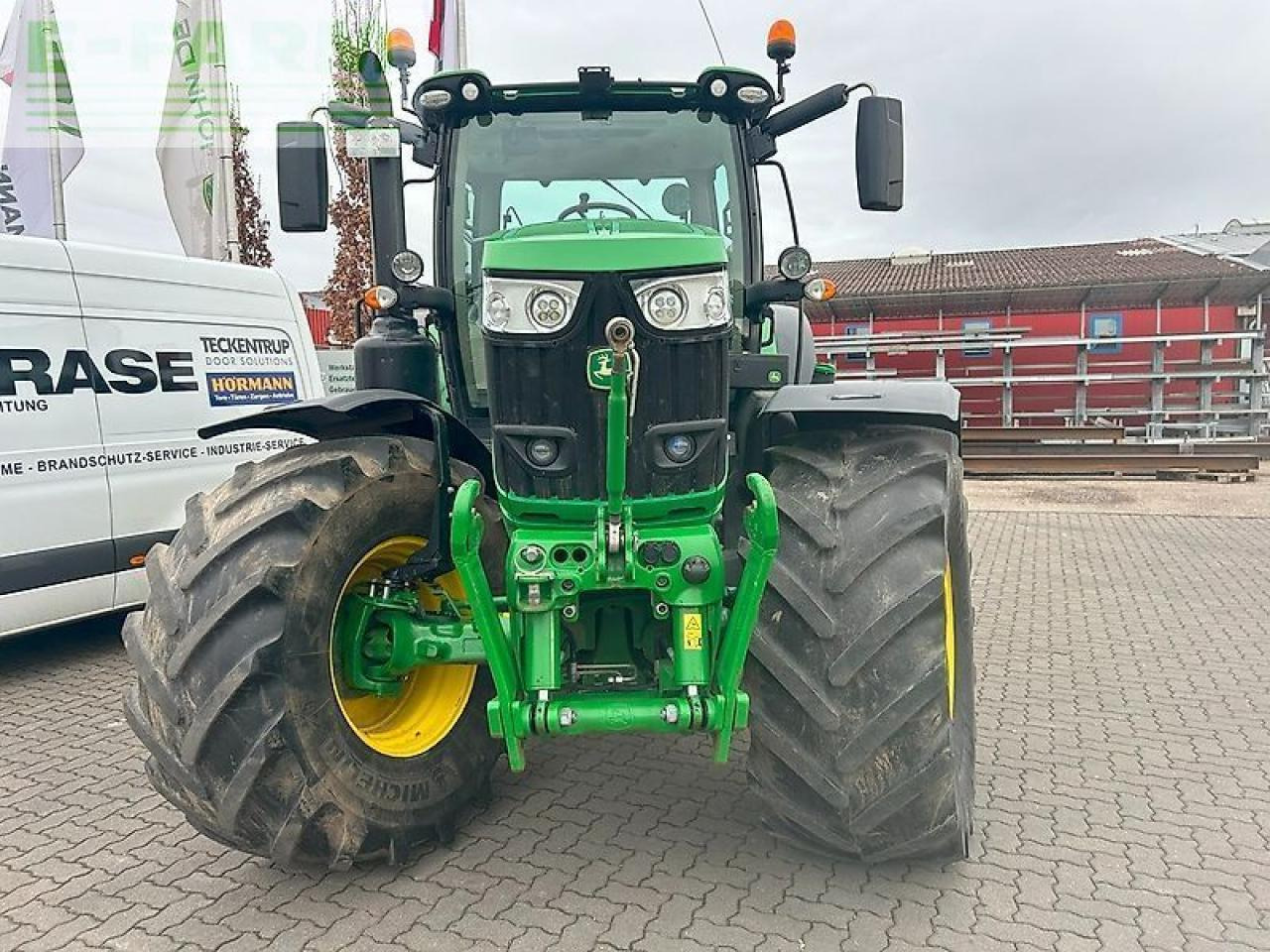 John Deere 6215r - Traktorius: foto 2 John Deere 6215r - Traktorius: foto 2