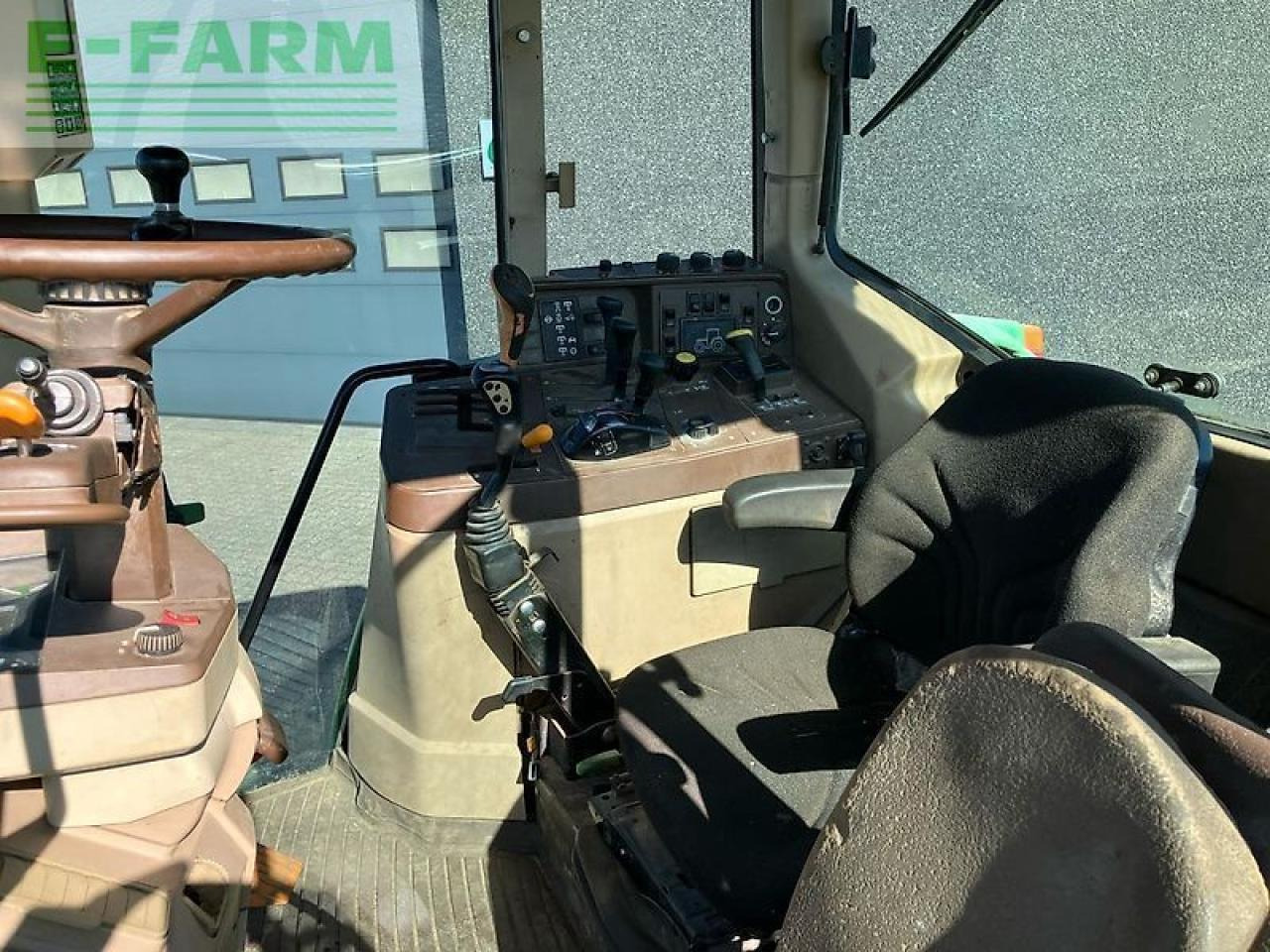 John Deere 6810 - Traktorius: foto 3 John Deere 6810 - Traktorius: foto 3