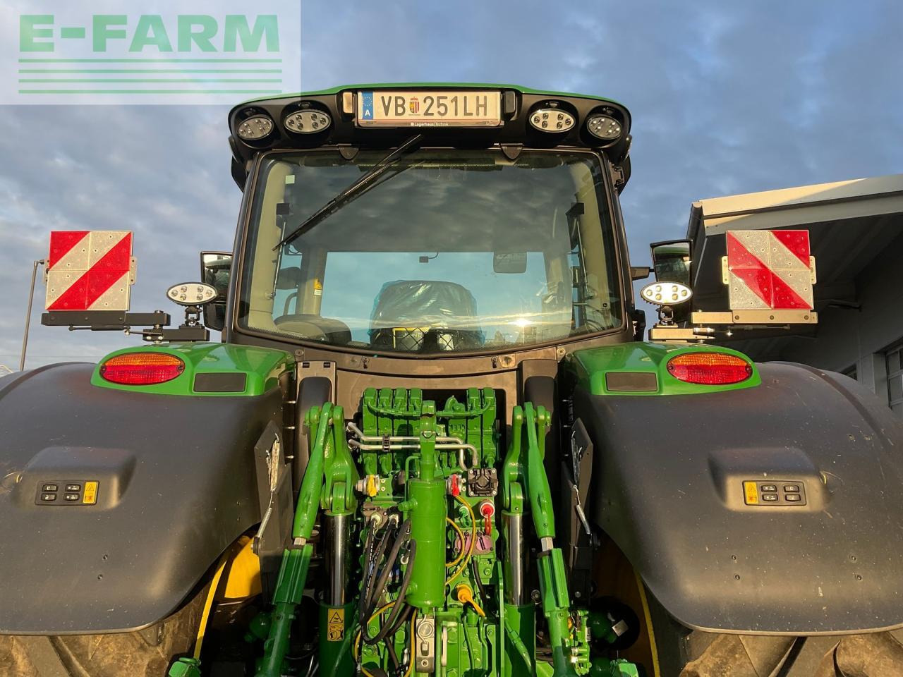 Traktorius John Deere 6R 215: foto 30