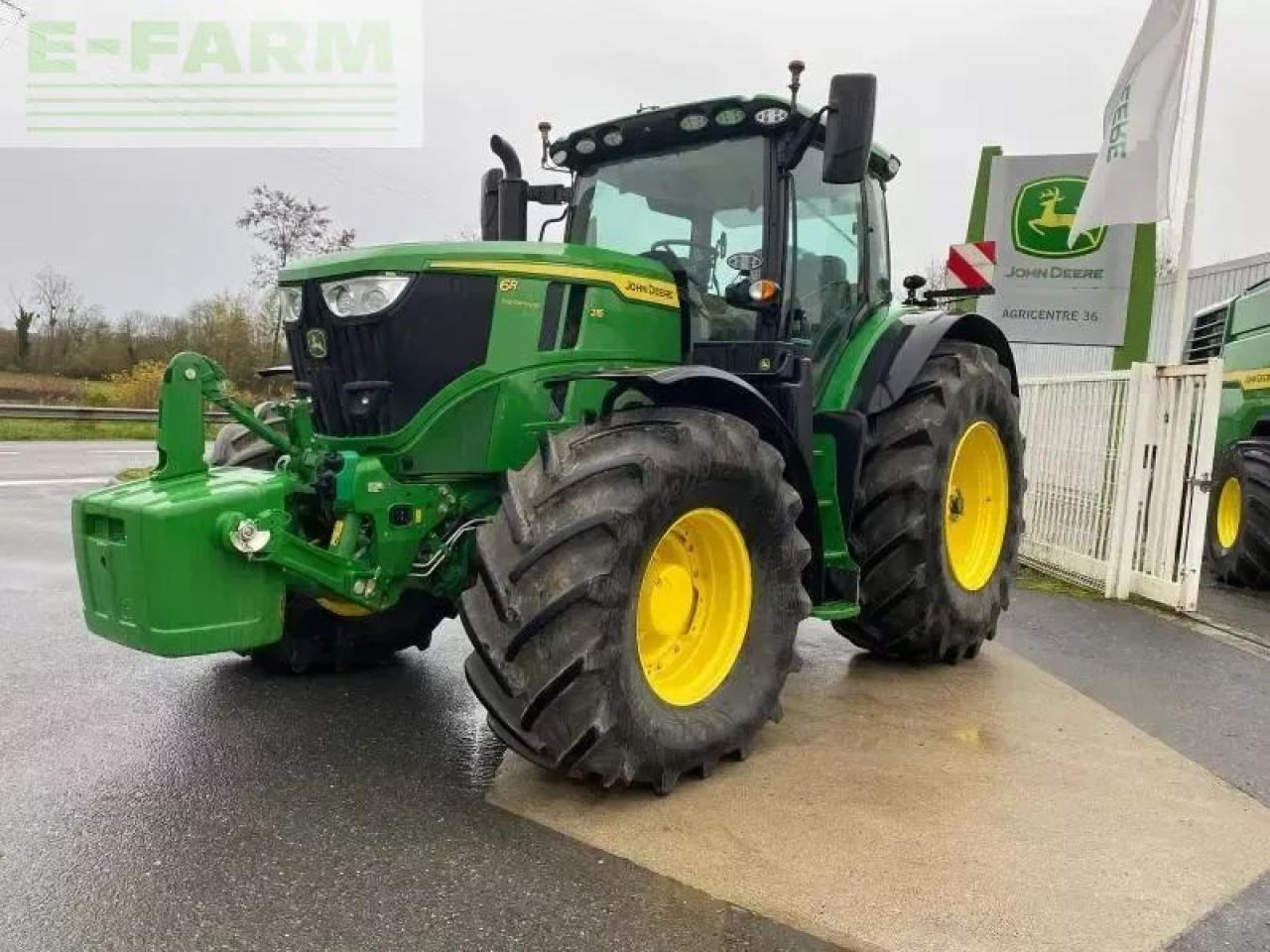 John Deere 6r 215 - Traktorius: foto 1 John Deere 6r 215 - Traktorius: foto 1