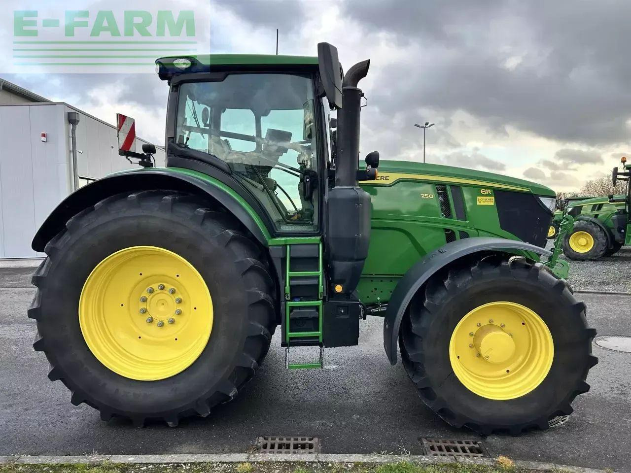 John Deere 6r 250 - Traktorius: foto 4 John Deere 6r 250 - Traktorius: foto 4