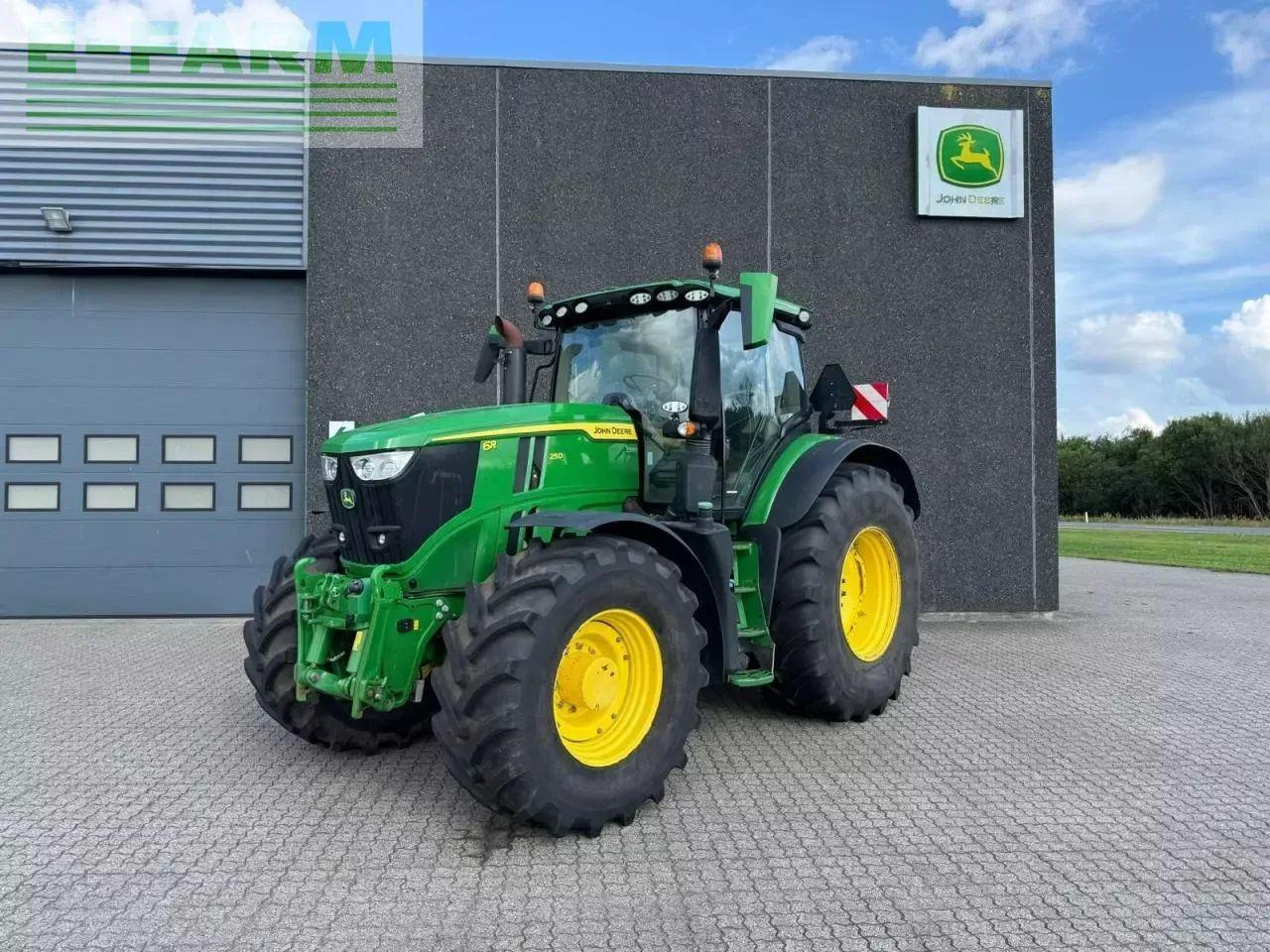 John Deere 6r 250 - Traktorius: foto 1 John Deere 6r 250 - Traktorius: foto 1