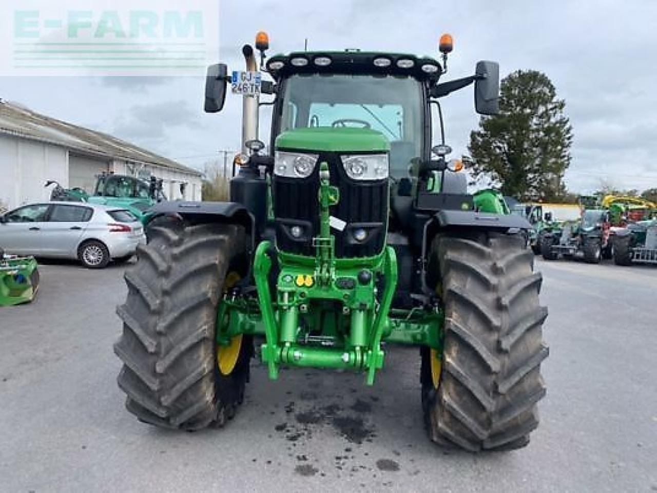 John Deere 6r215 - Traktorius: foto 2 John Deere 6r215 - Traktorius: foto 2