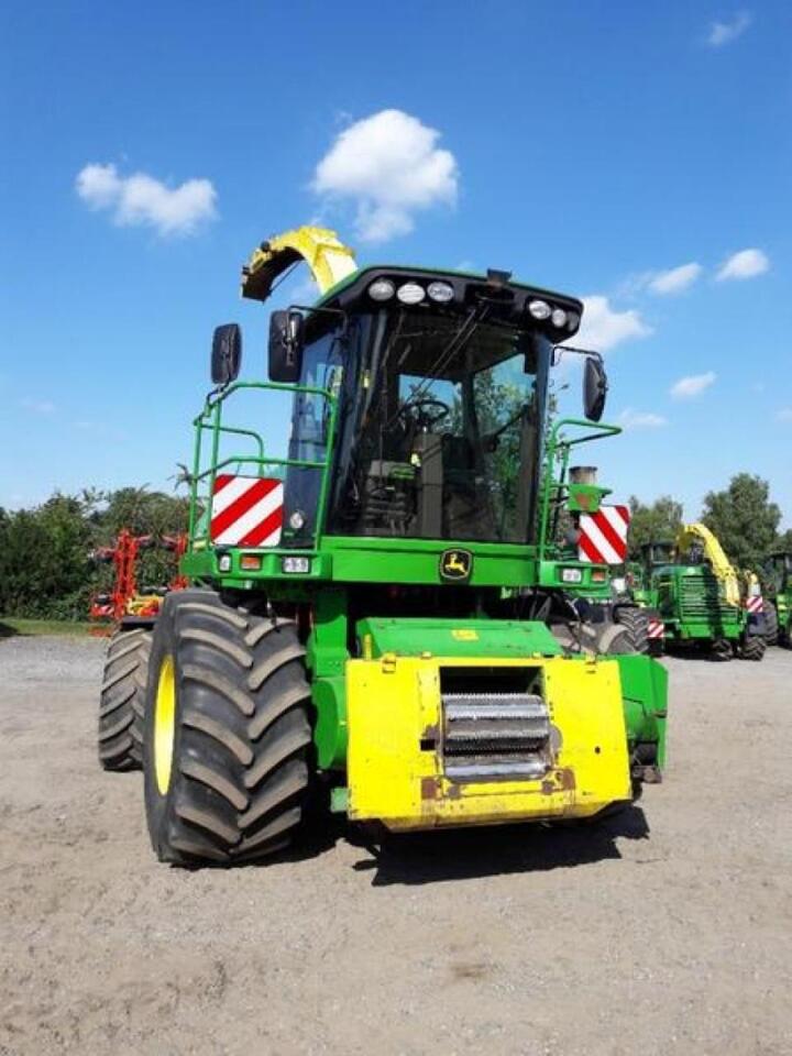 John Deere 7350 ohne vorsatz - Pašarų kombainas: foto 2 John Deere 7350 ohne vorsatz - Pašarų kombainas: foto 2
