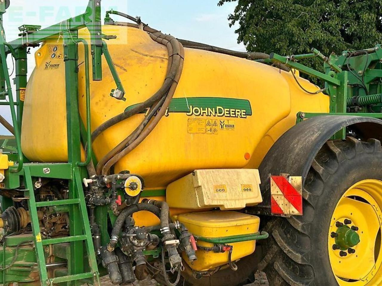 John Deere 740i - Prikabinamas purkštuvas: foto 1 John Deere 740i - Prikabinamas purkštuvas: foto 1