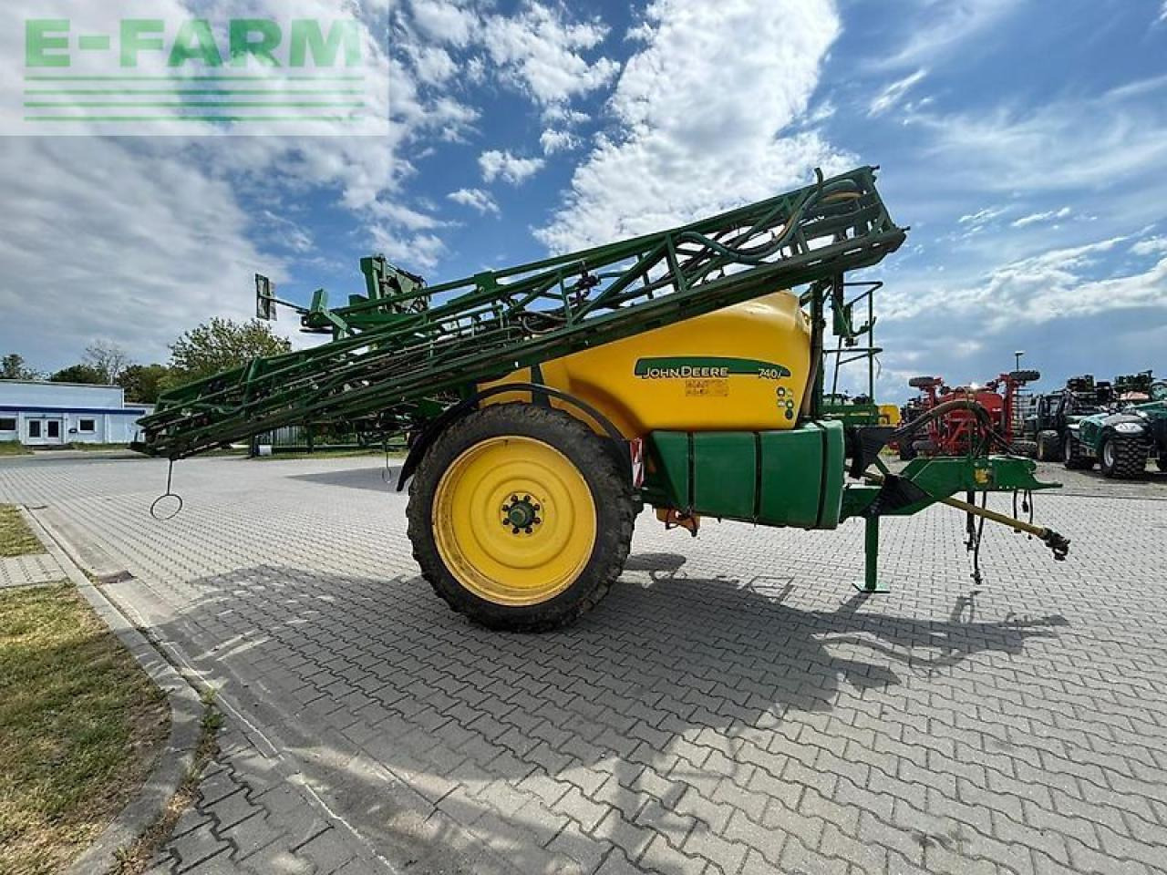 John Deere 740i - Prikabinamas purkštuvas: foto 1 John Deere 740i - Prikabinamas purkštuvas: foto 1