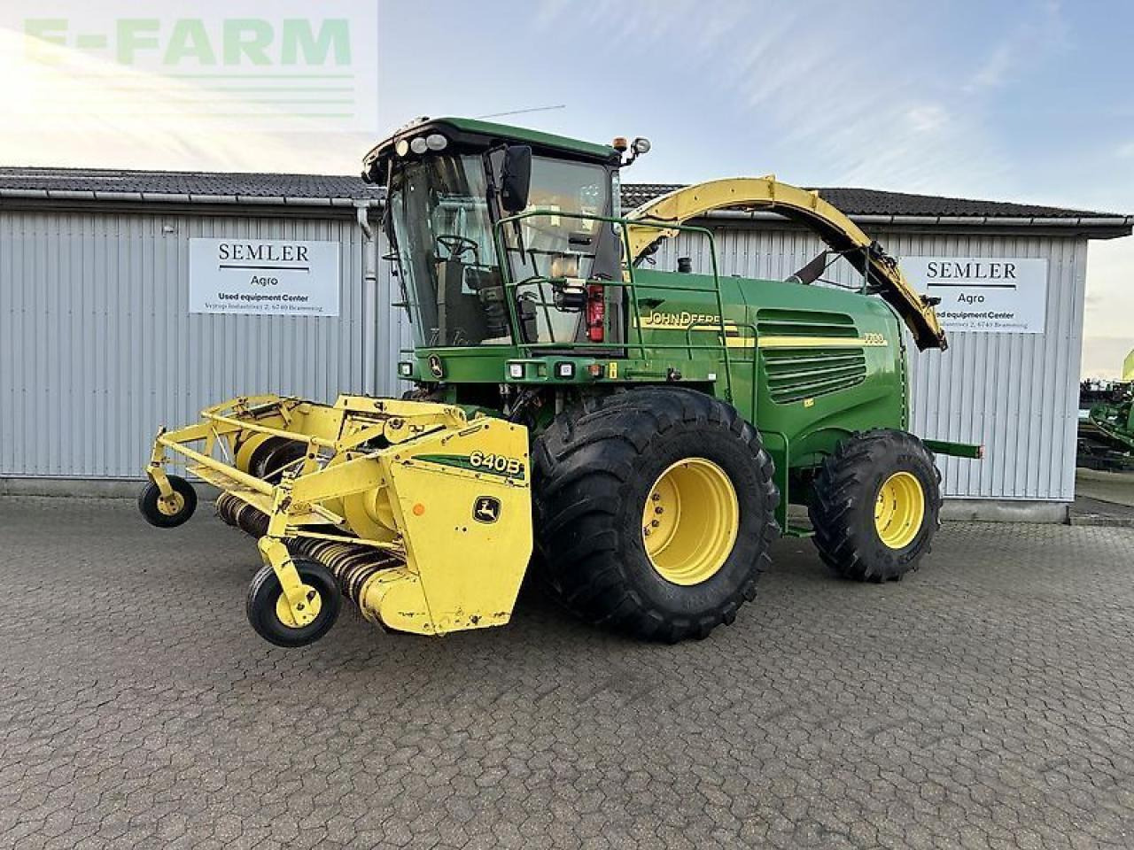 John Deere 7700 - Traktorius: foto 1 John Deere 7700 - Traktorius: foto 1
