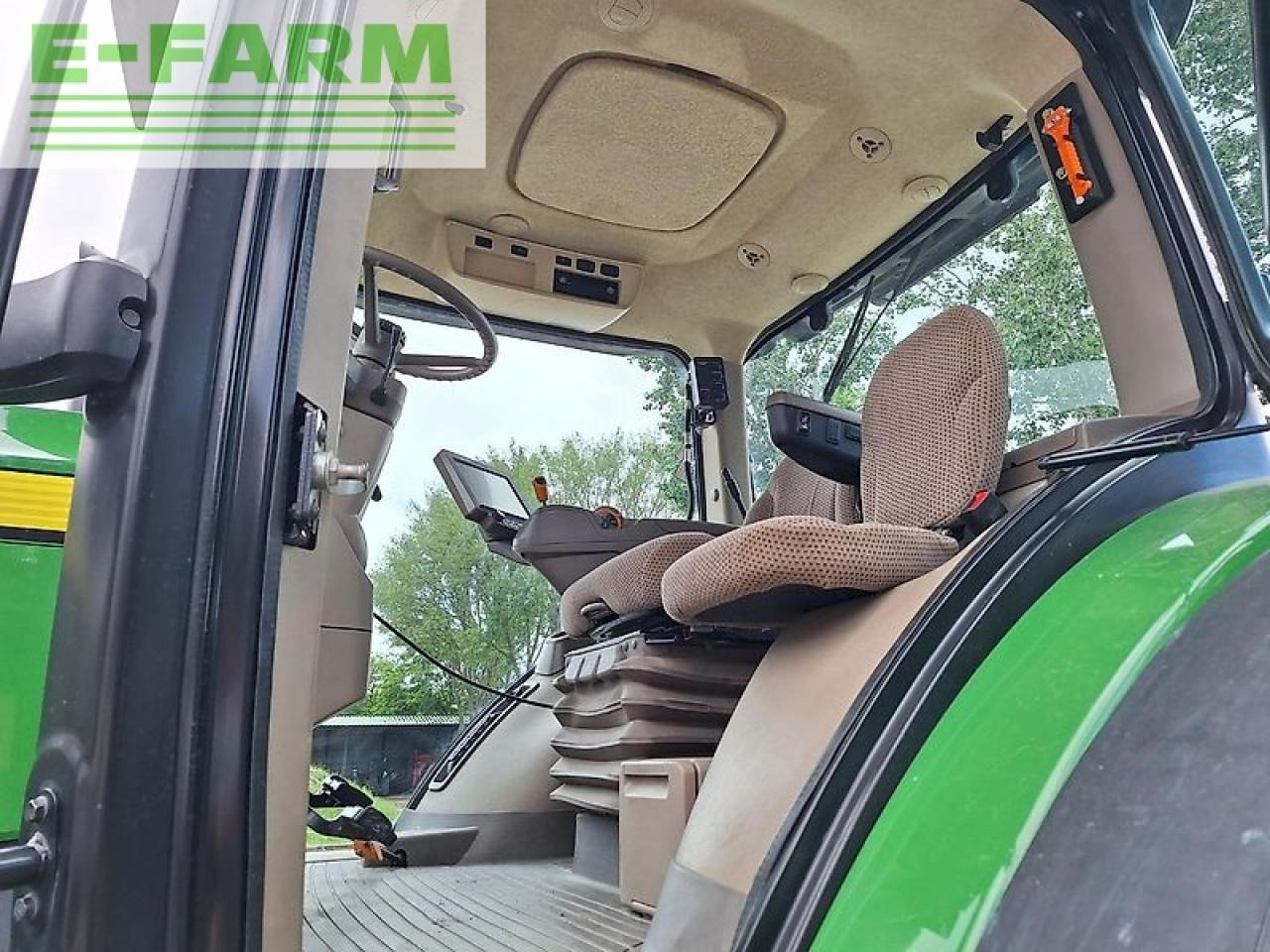 John Deere 8245R - Traktorius: foto 3 John Deere 8245R - Traktorius: foto 3