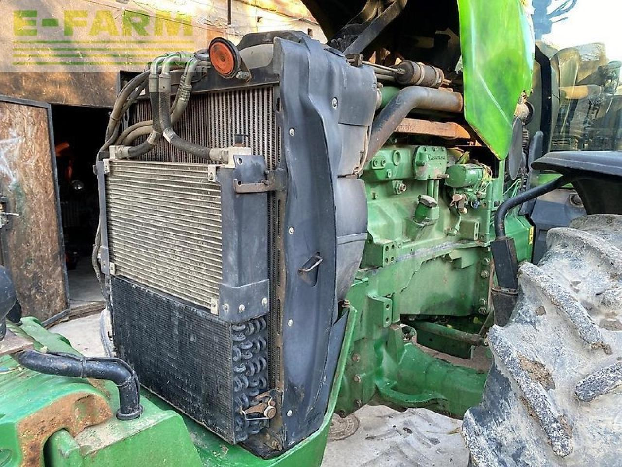 Traktorius John Deere 8320: foto 34