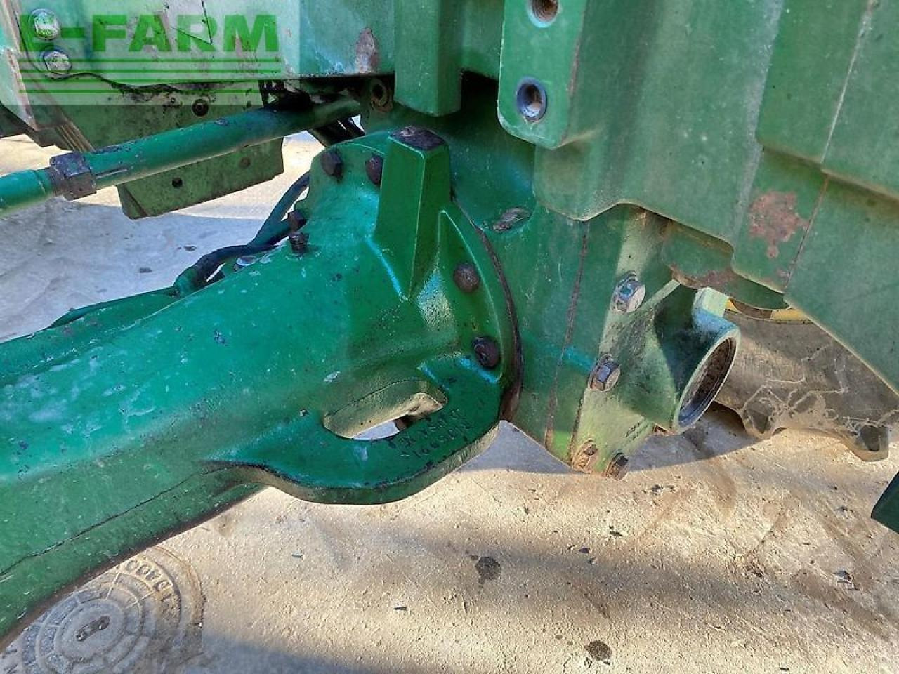 Traktorius John Deere 8320: foto 13