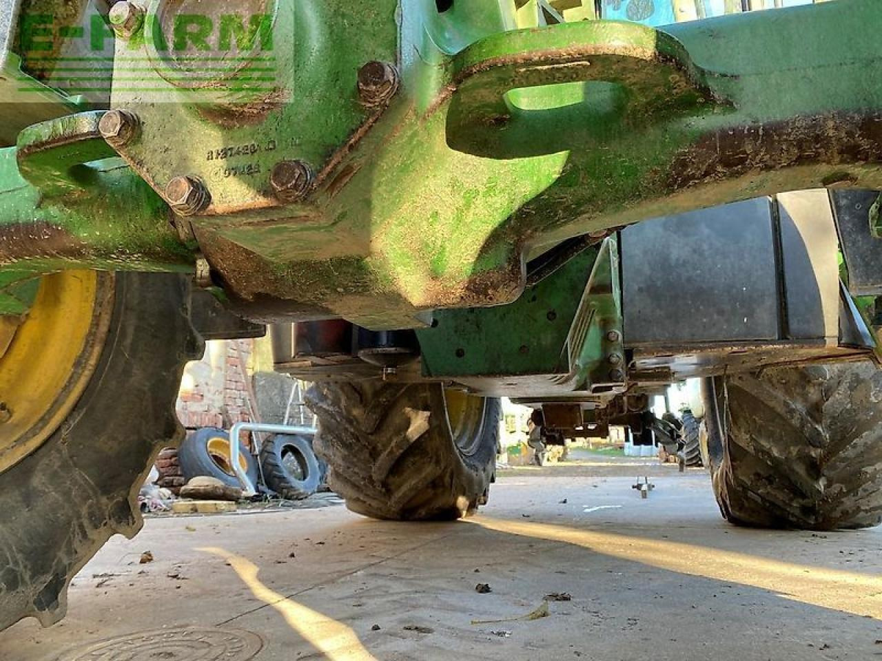 Traktorius John Deere 8320: foto 12