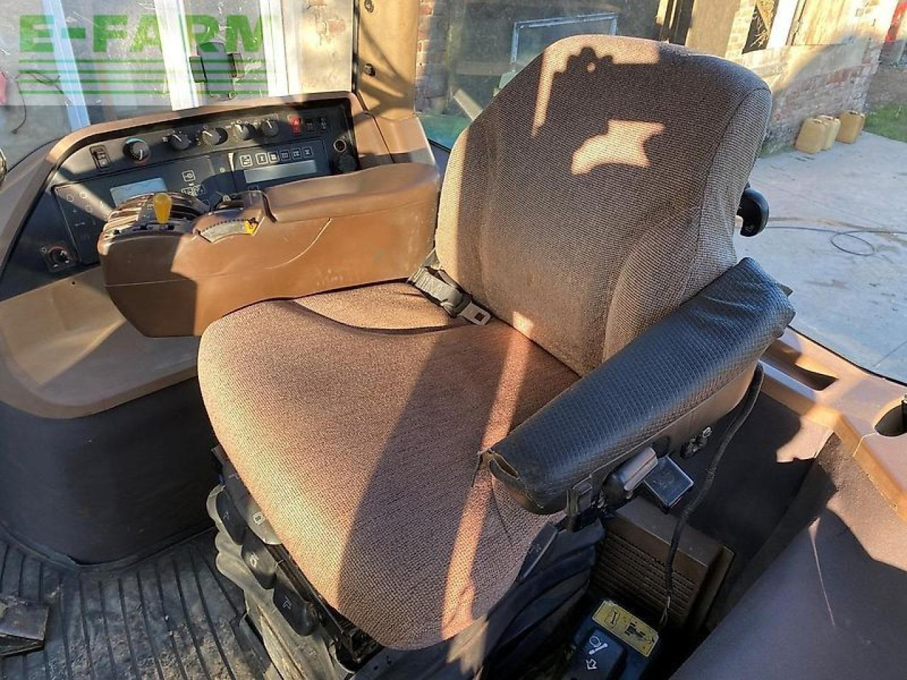 Traktorius John Deere 8320: foto 25