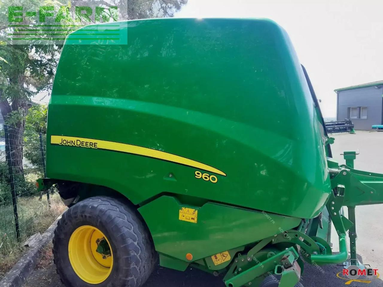 John Deere 960 isobus - Stačiakampių ryšulių presas: foto 1 John Deere 960 isobus - Stačiakampių ryšulių presas: foto 1