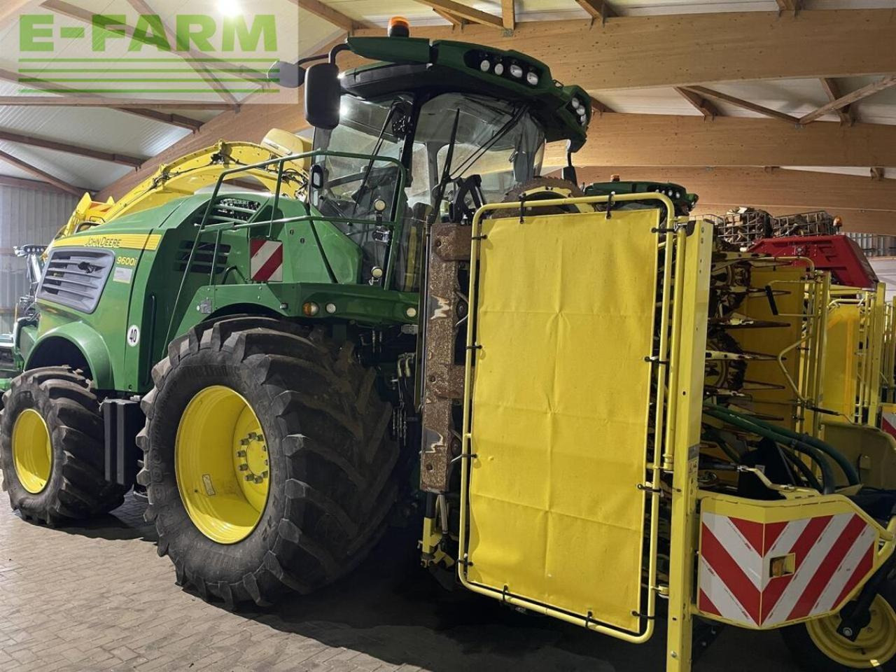 John Deere 9600 mit vorsatz motor neu! - Pašarų kombainas: foto 1 John Deere 9600 mit vorsatz motor neu! - Pašarų kombainas: foto 1