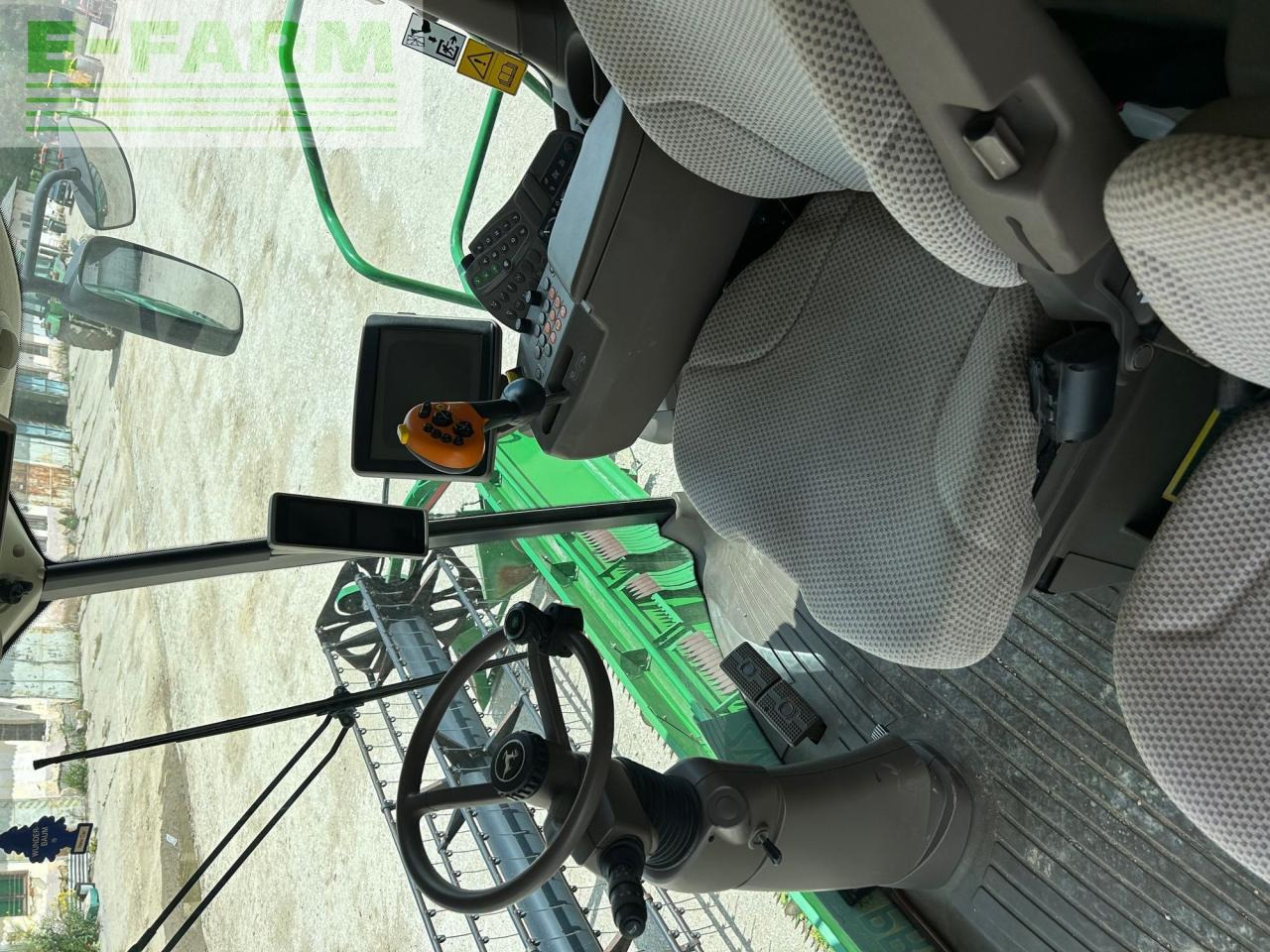 Derliaus nuėmimo kombainas John Deere T670: foto 16